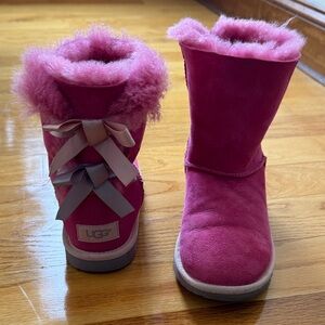 UGG Bailey Bow Boots with 2 Ribbon detail on each boot. Child size 3.